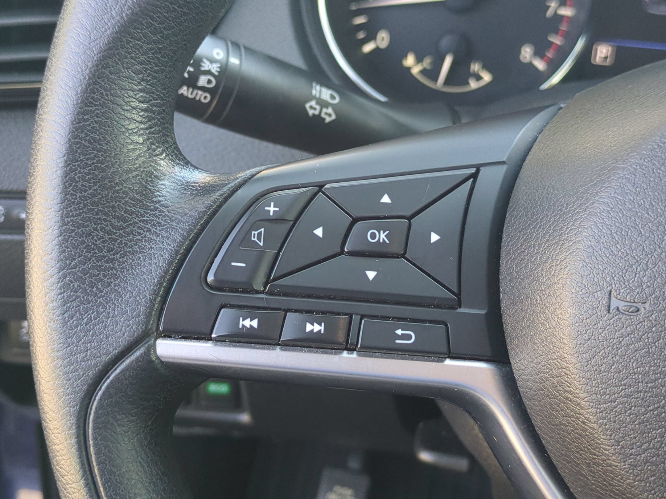 Used 2019 Nissan Rogue S AWD/4WD image 15