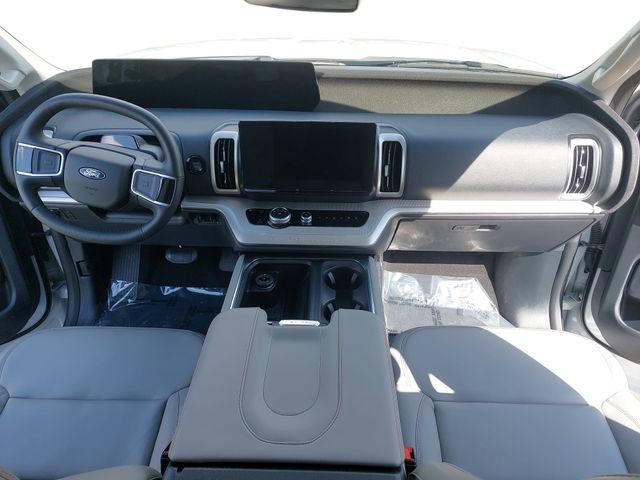 Certified 2025 Ford Expedition Active image 9