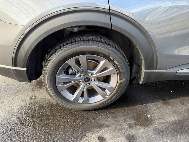Certified 2022 Ford Explorer XLT w/ Equipment Group 202A image 27