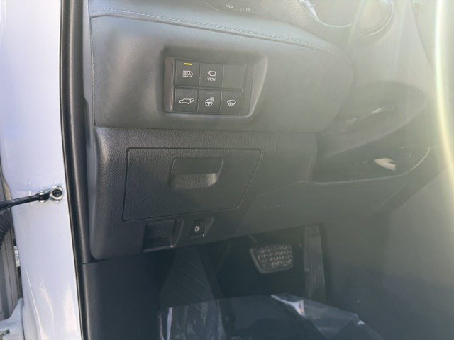 Used 2022 Toyota Highlander Limited AWD/4WD image 14