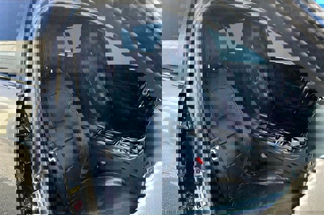 Used 2018 Jaguar XE S image 7