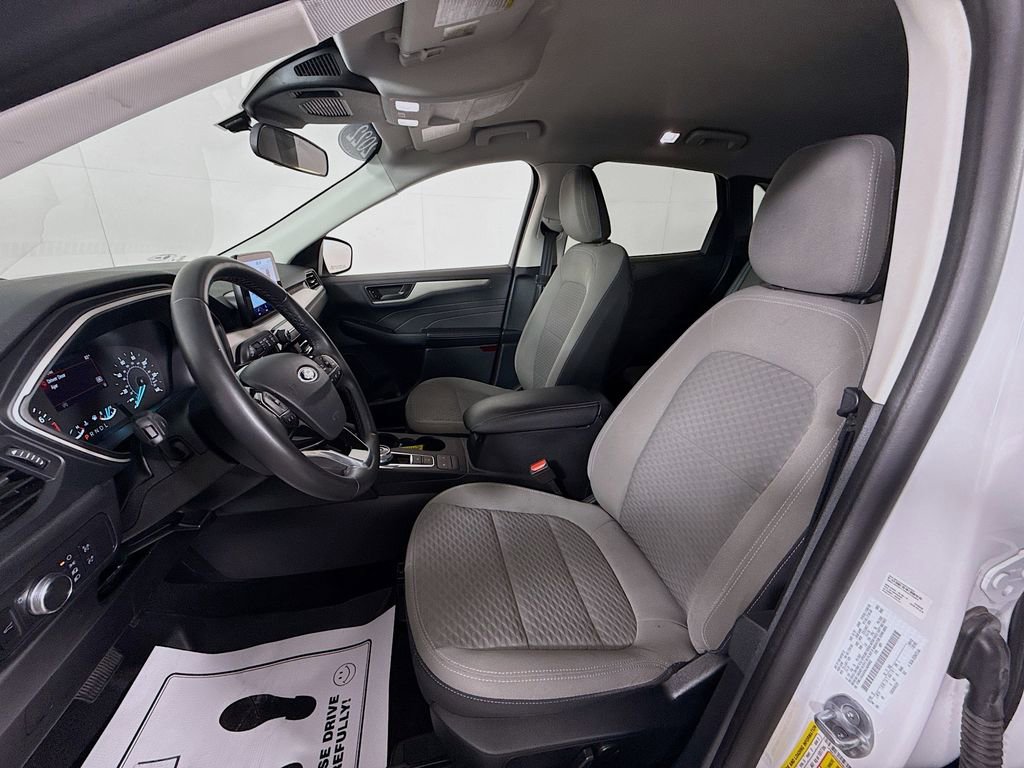Certified 2022 Ford Escape SE w/ Convenience Package FWD image 2