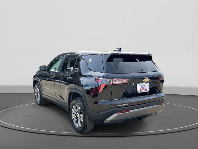 Used 2025 Chevrolet Equinox LT image 2