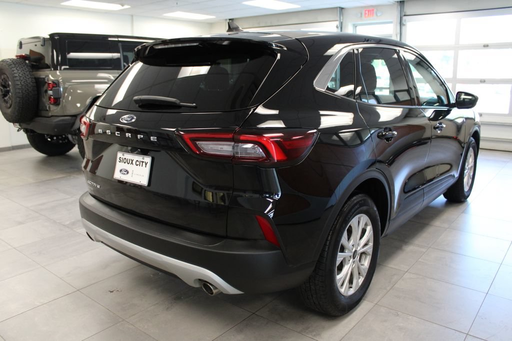 Certified 2024 Ford Escape Active w/ Cold Weather Package FWD image 5