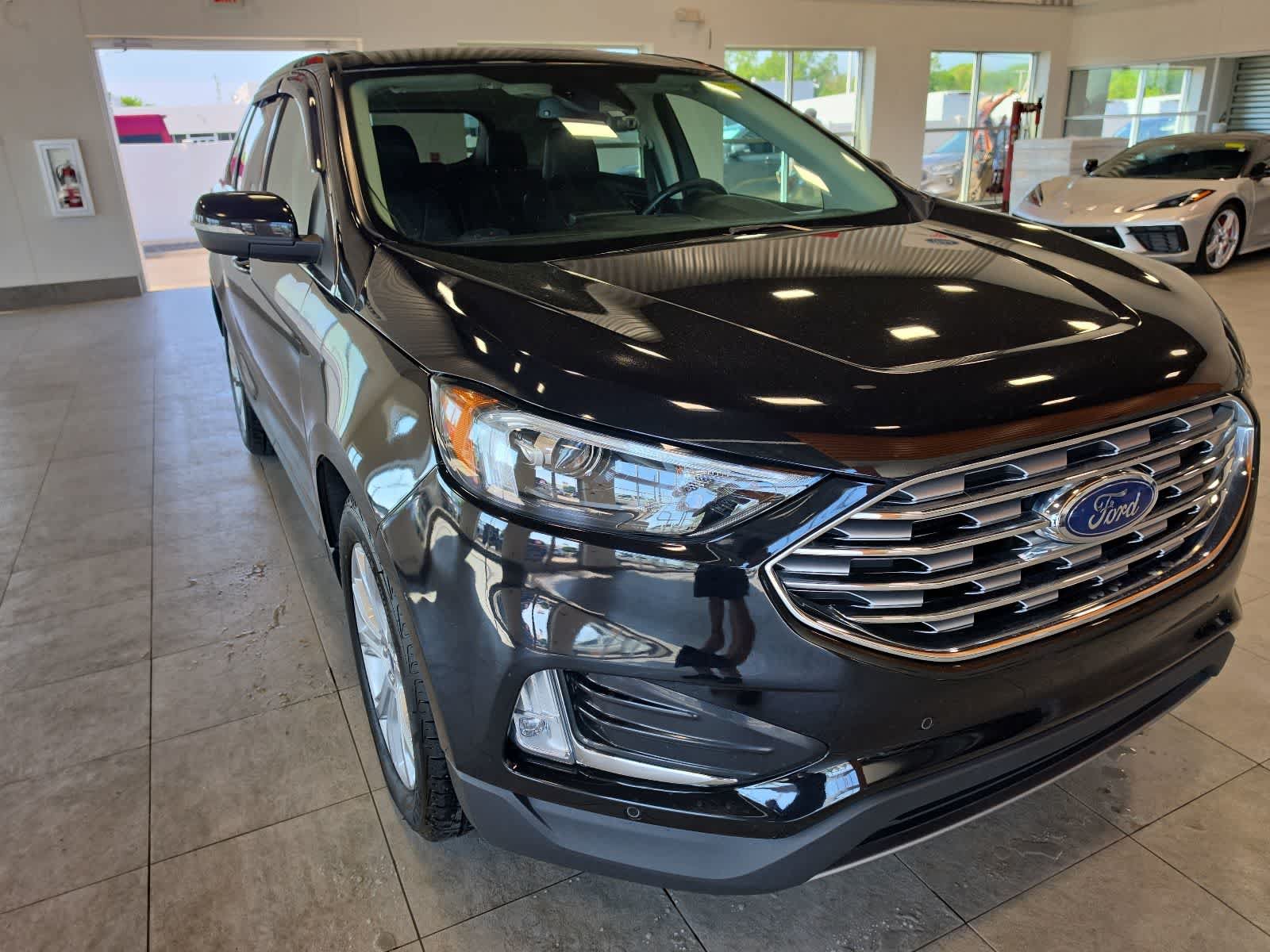 Certified 2022 Ford Edge Titanium AWD/4WD image 4
