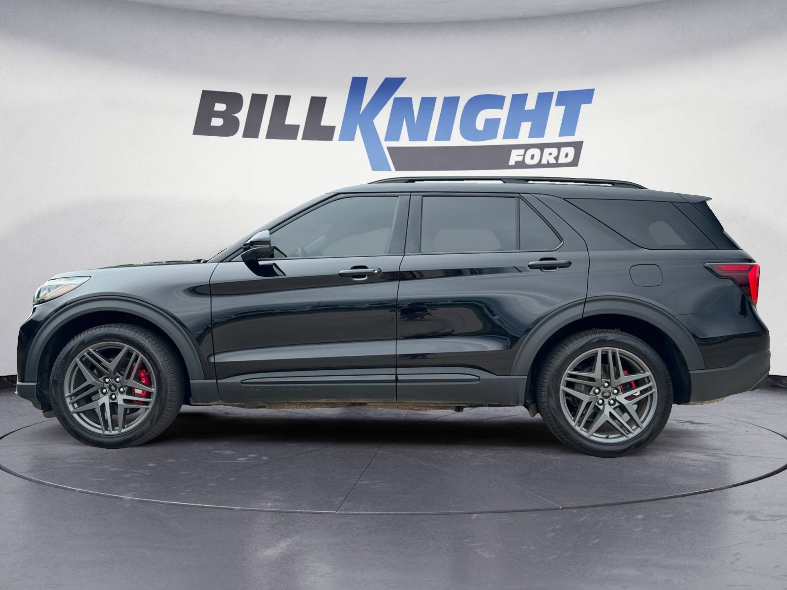 Certified 2025 Ford Explorer ST AWD/4WD image 2