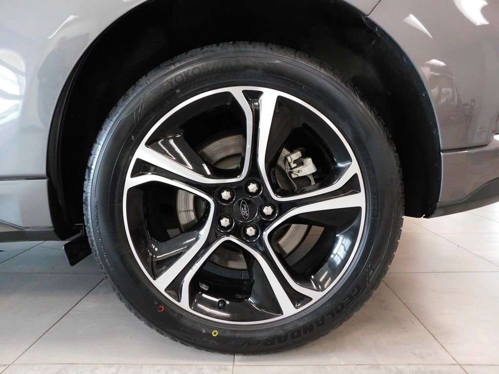 Certified 2022 Ford Edge ST w/ Equipment Group 401A AWD/4WD image 9