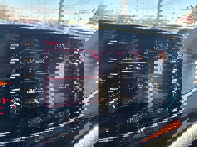 Used 2024 Toyota Sienna XLE image 17