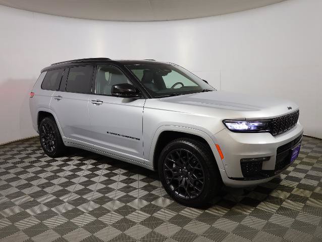Used 2024 Jeep Grand Cherokee L Summit w/ High Altitude Package AWD/4WD image 5