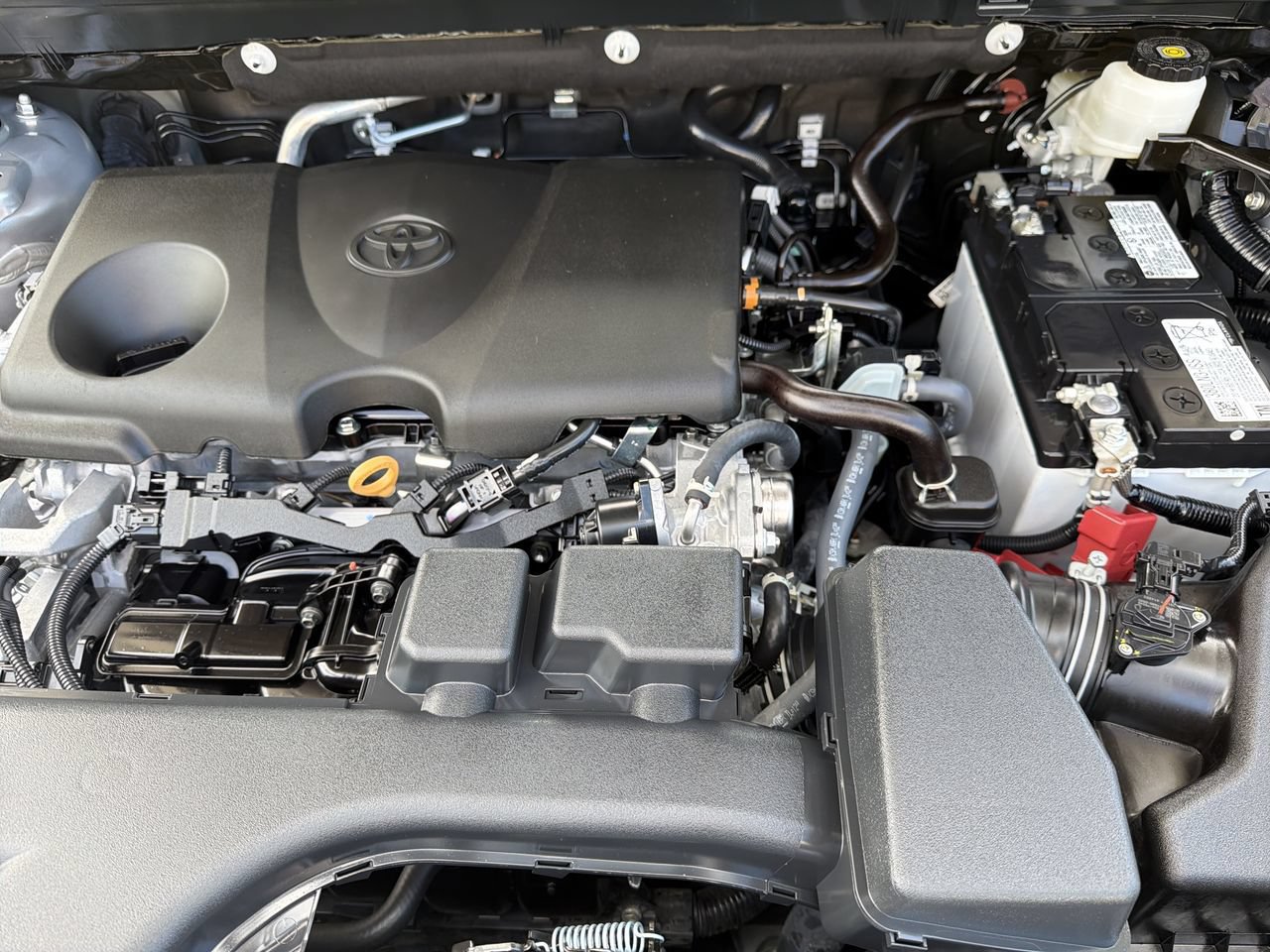 Used 2024 Toyota RAV4 LE FWD image 10