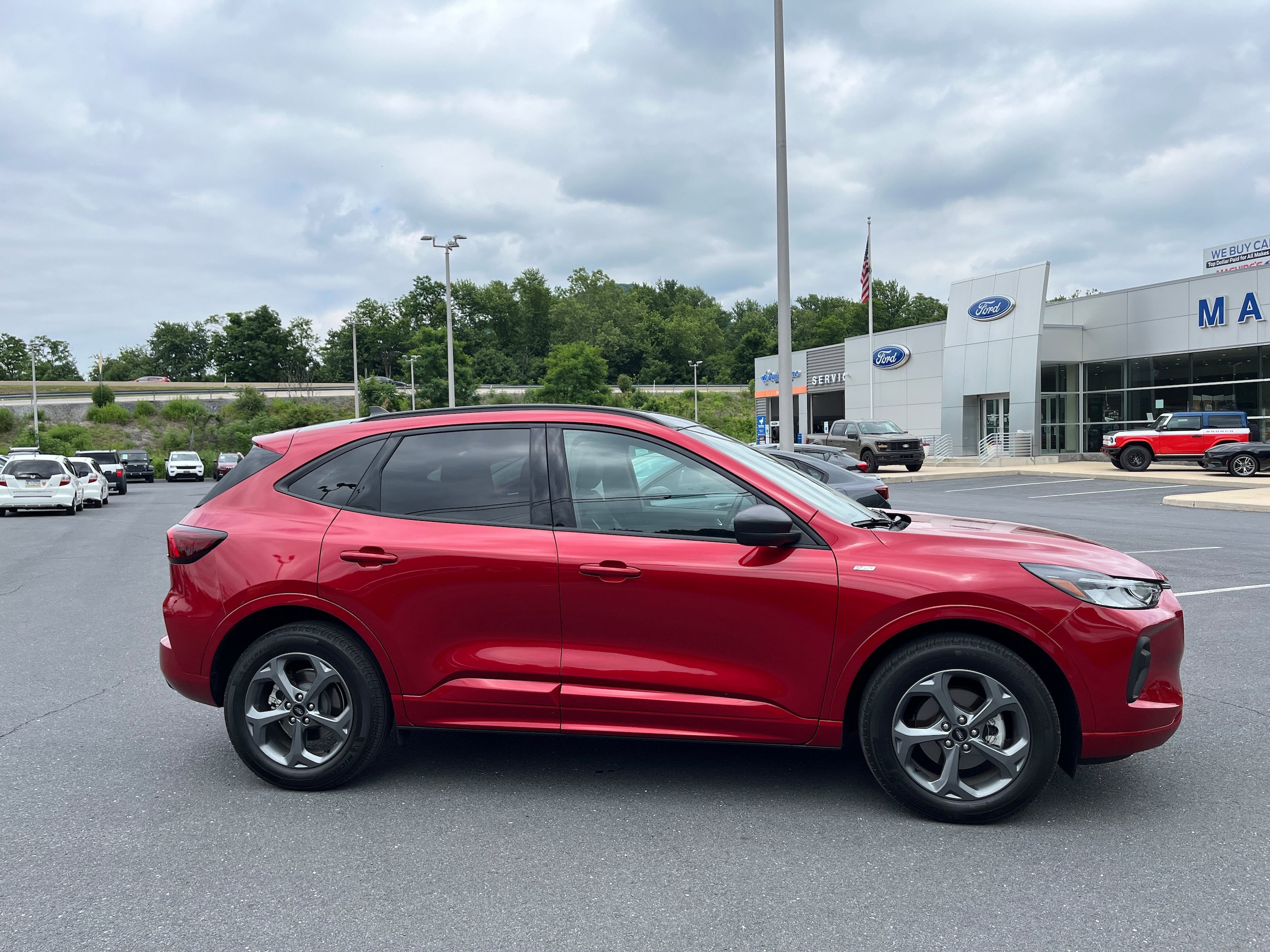 Certified 2023 Ford Escape ST-Line w/ Tech Pack #1 AWD/4WD image 4