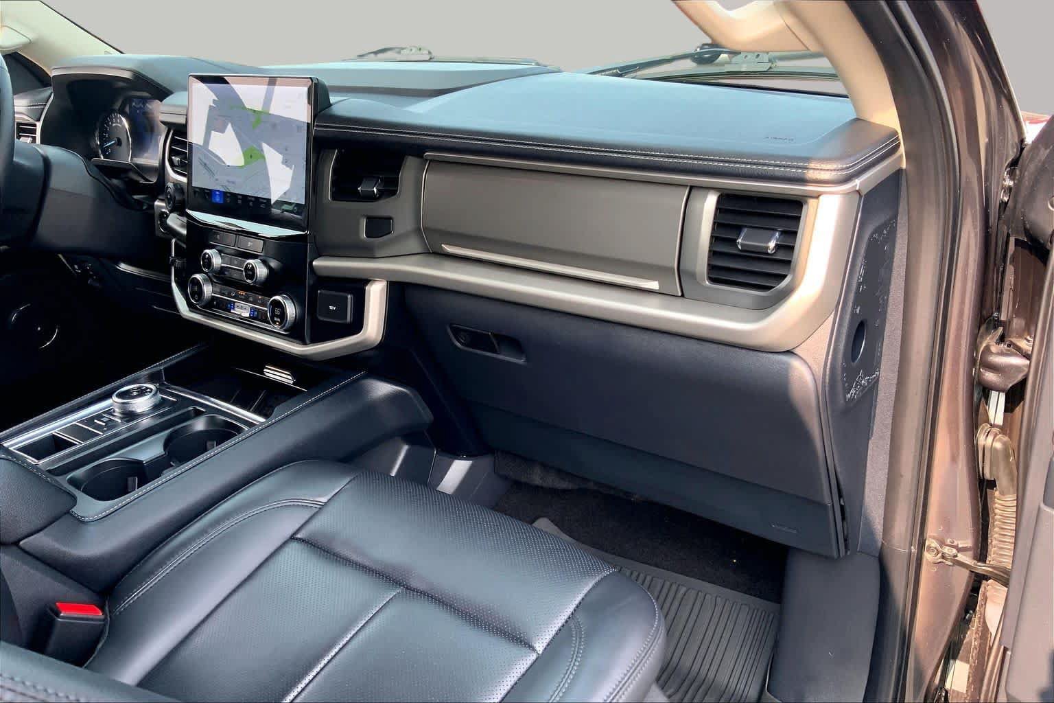 Certified 2023 Ford Expedition XLT RWD image 17