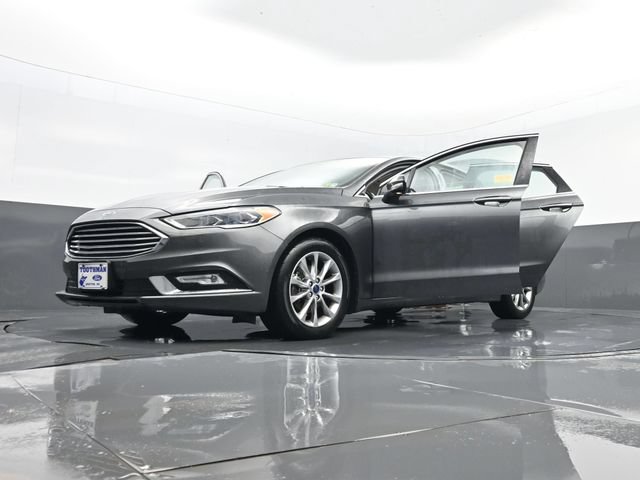 Certified 2017 Ford Fusion SE FWD image 34