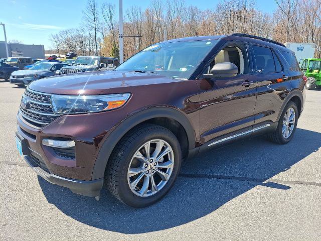 Certified 2023 Ford Explorer XLT w/ Equipment Group 202A AWD/4WD image 3