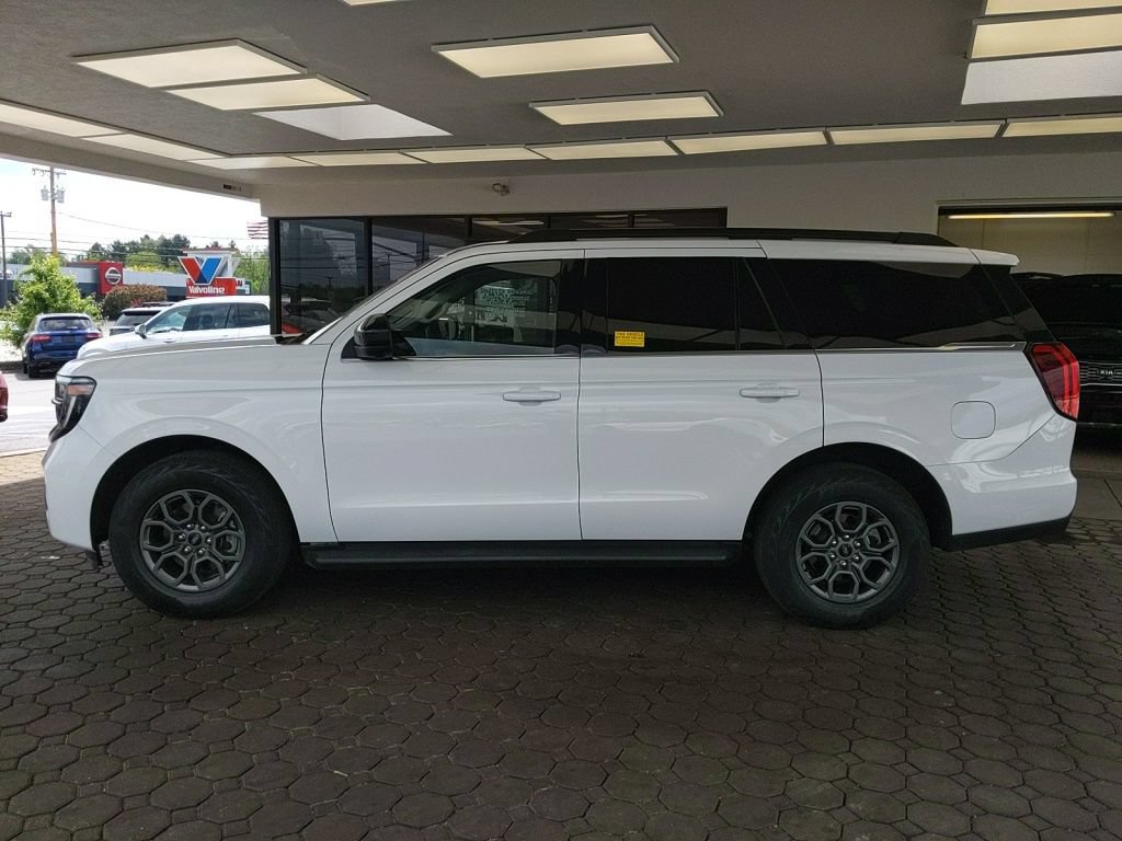 Certified 2025 Ford Expedition Active AWD/4WD image 10