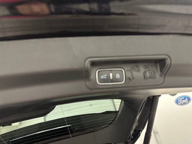 Certified 2025 Ford Explorer ST-Line image 18