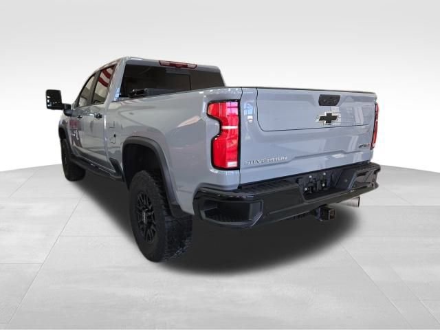 Used 2024 Chevrolet Silverado 2500 ZR2 w/ Technology Package image 6