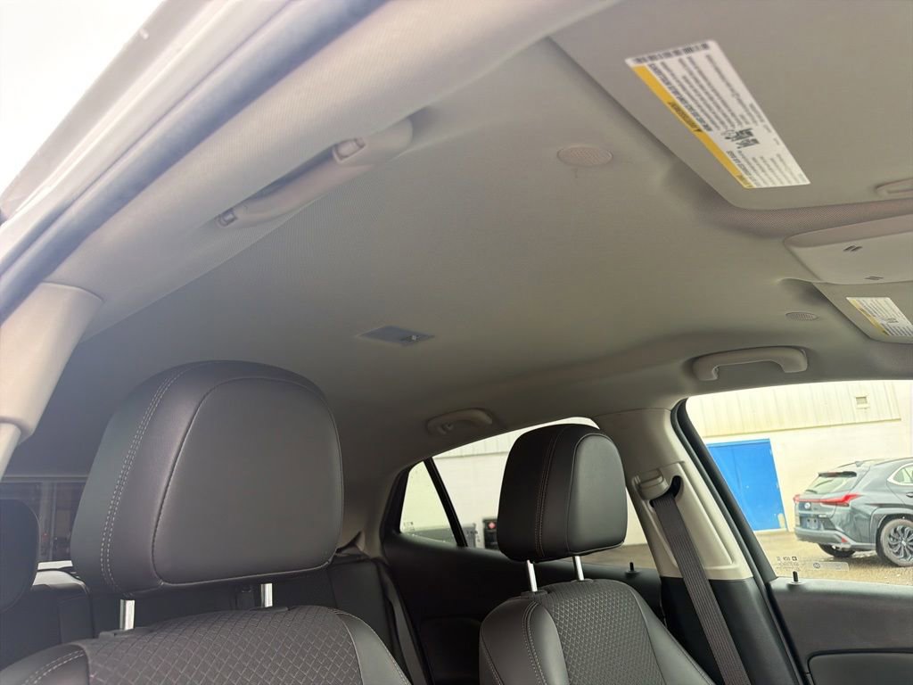 Used 2022 Buick Encore Preferred AWD/4WD image 37