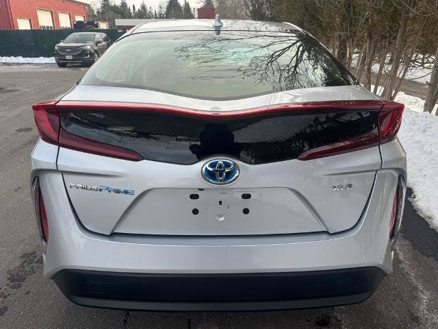 Used 2022 Toyota Prius Prime XLE image 3