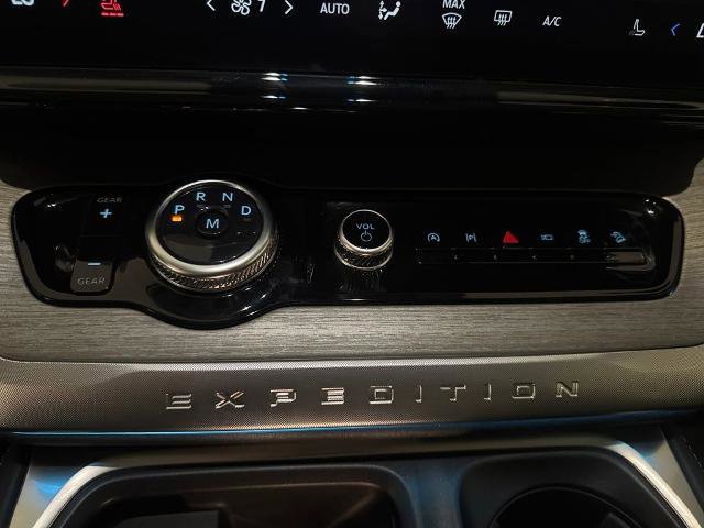 Certified 2025 Ford Expedition Max Platinum image 30