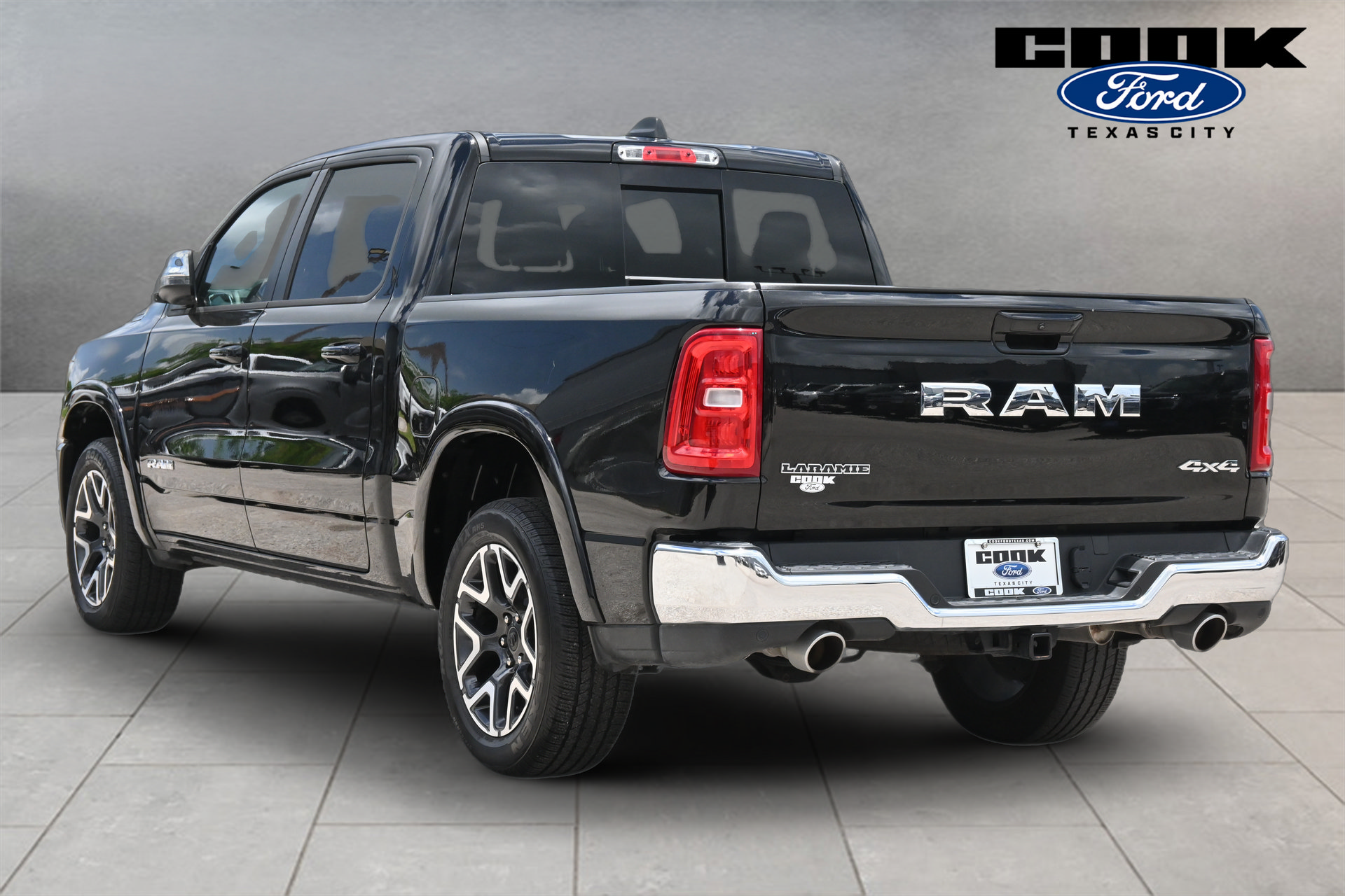 Used 2026 RAM 1500 Laramie AWD/4WD image 4