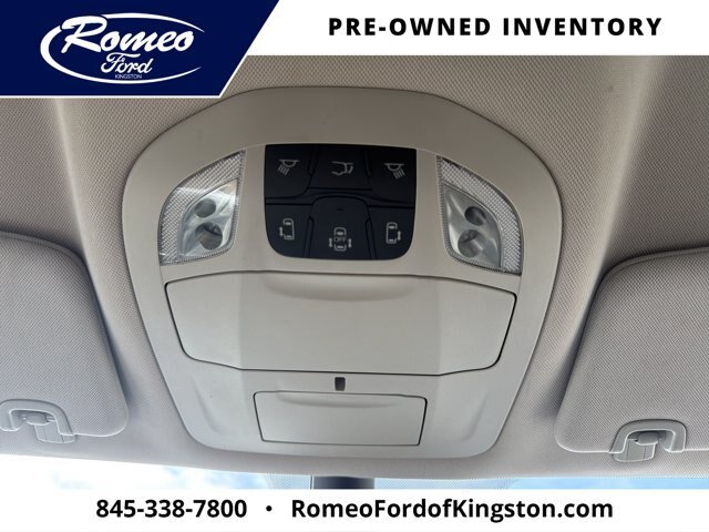 Used 2023 Chrysler Voyager LX FWD image 17