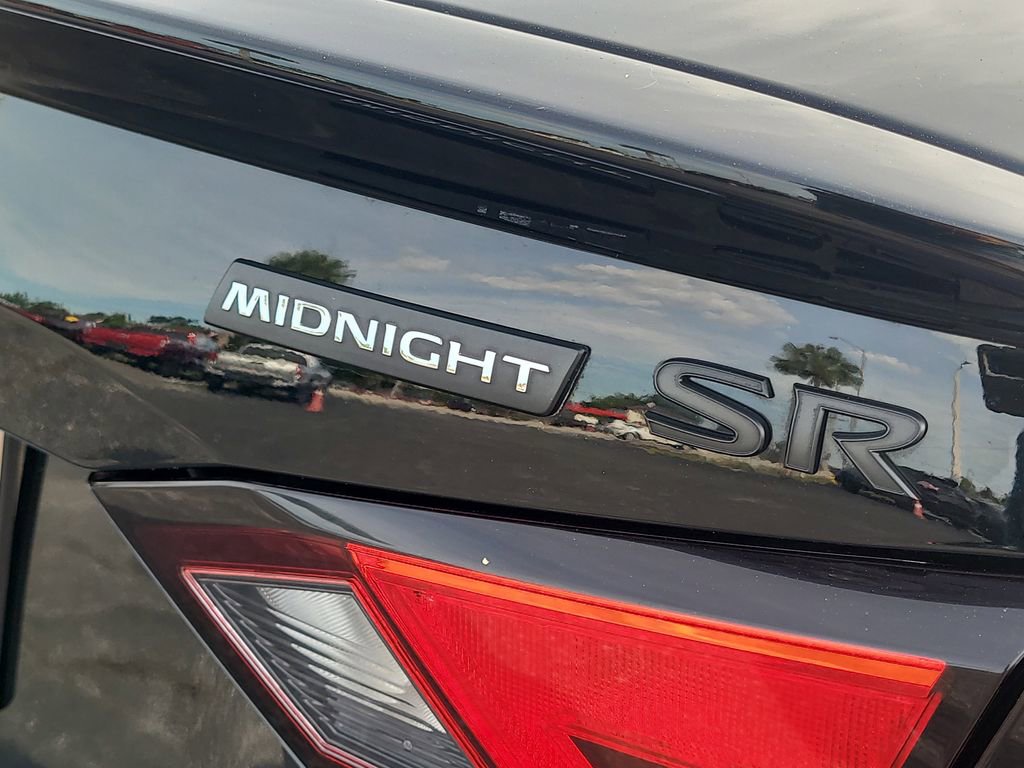Used 2022 Nissan Altima 2.5 SR w/ Midnight Edition Package FWD image 6