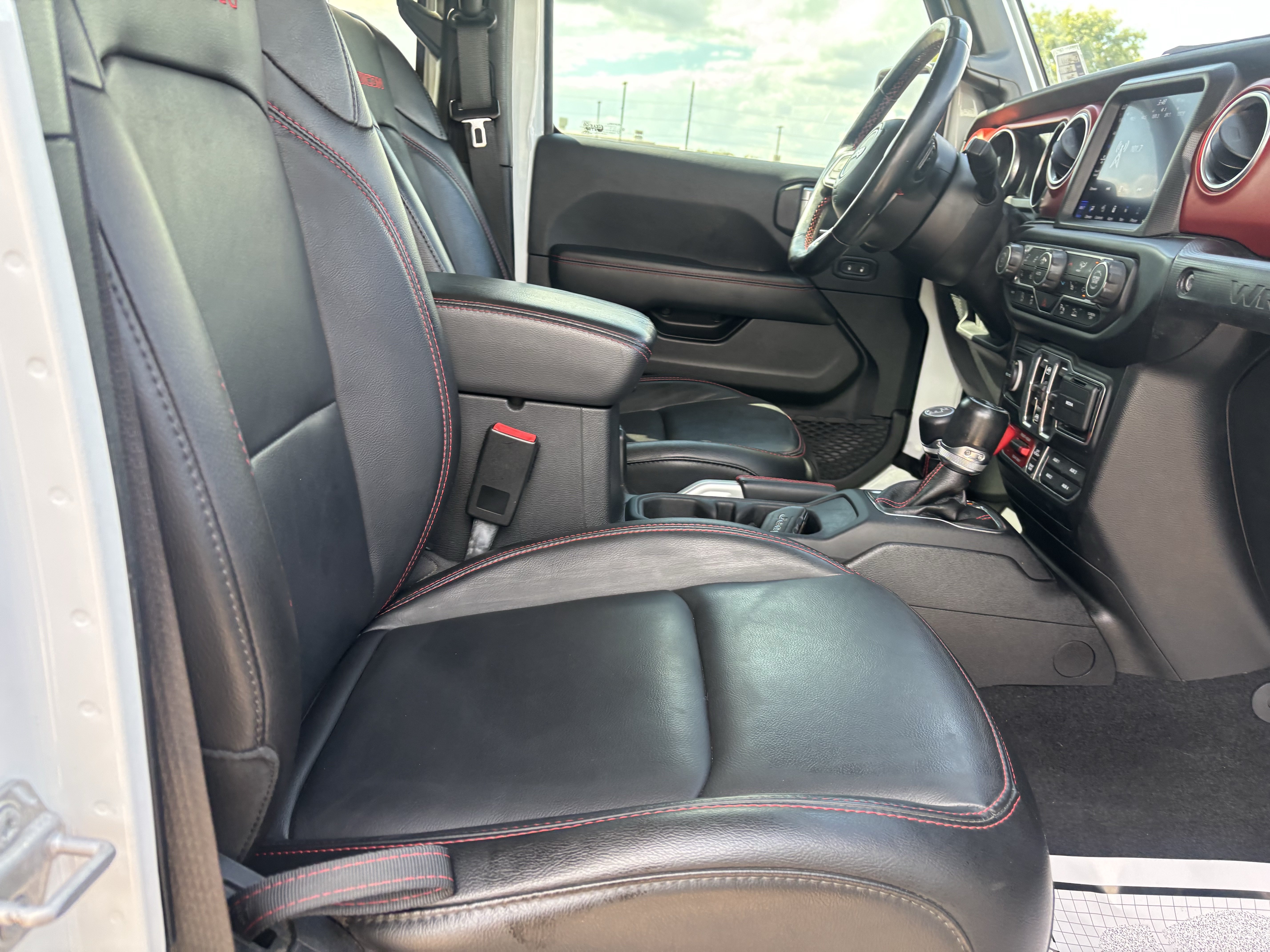 Used 2021 Jeep Wrangler Unlimited Rubicon AWD/4WD image 24