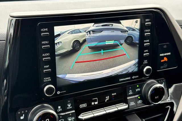 Used 2022 Toyota Highlander XLE image 23