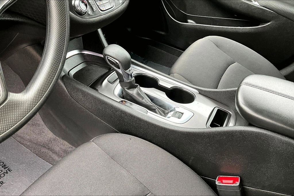 Used 2023 Chevrolet Malibu LT FWD image 16