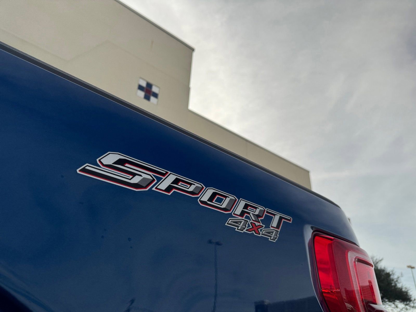 Certified 2022 Ford F150 XLT w/ Equipment Group 302A High image 30