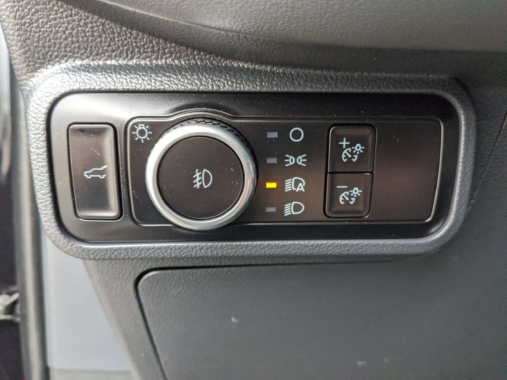 Certified 2025 Ford Explorer Active w/ Active Comfort Package RWD image 13