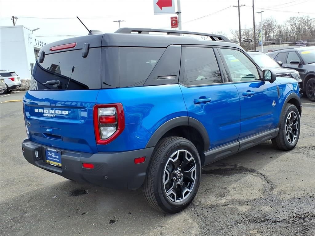 Certified 2025 Ford Bronco Sport Outer Banks w/ Outer Banks Tech Package+ AWD/4WD image 7