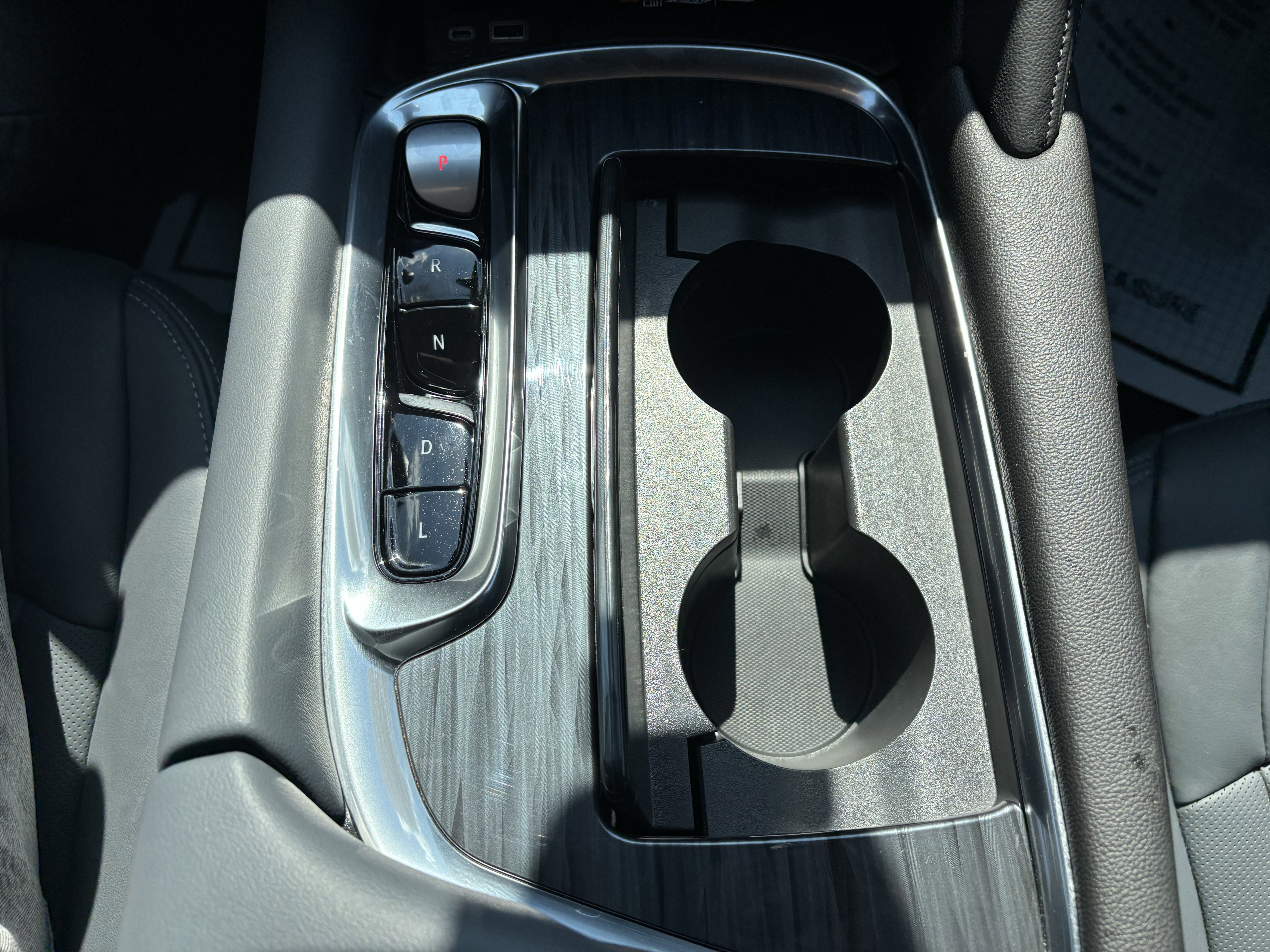 Used 2023 Buick Enclave Essence image 36