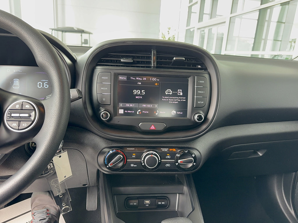 Used 2025 Kia Soul LX w/ LX Technology Package FWD image 21