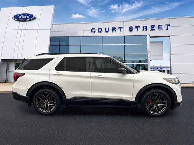 Certified 2026 Ford Explorer ST-Line w/ ST-Line Street Pack AWD/4WD image 4