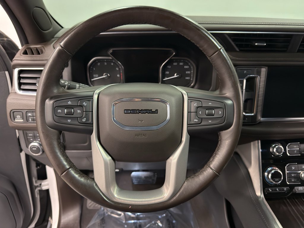 Used 2021 GMC Yukon Denali w/ Denali Premium Package image 17