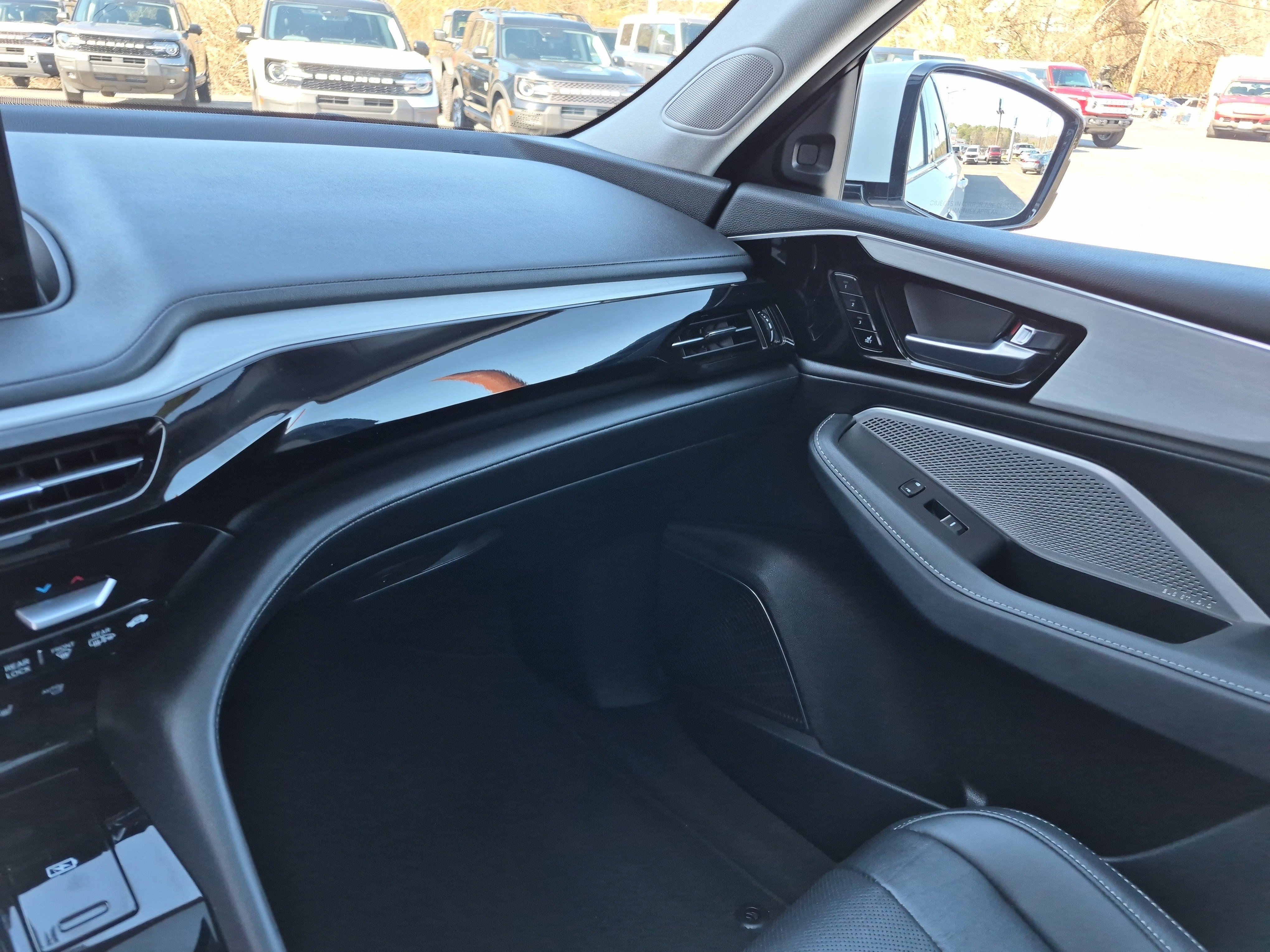 Used 2023 Acura MDX SH-AWD w/ Technology Package image 22