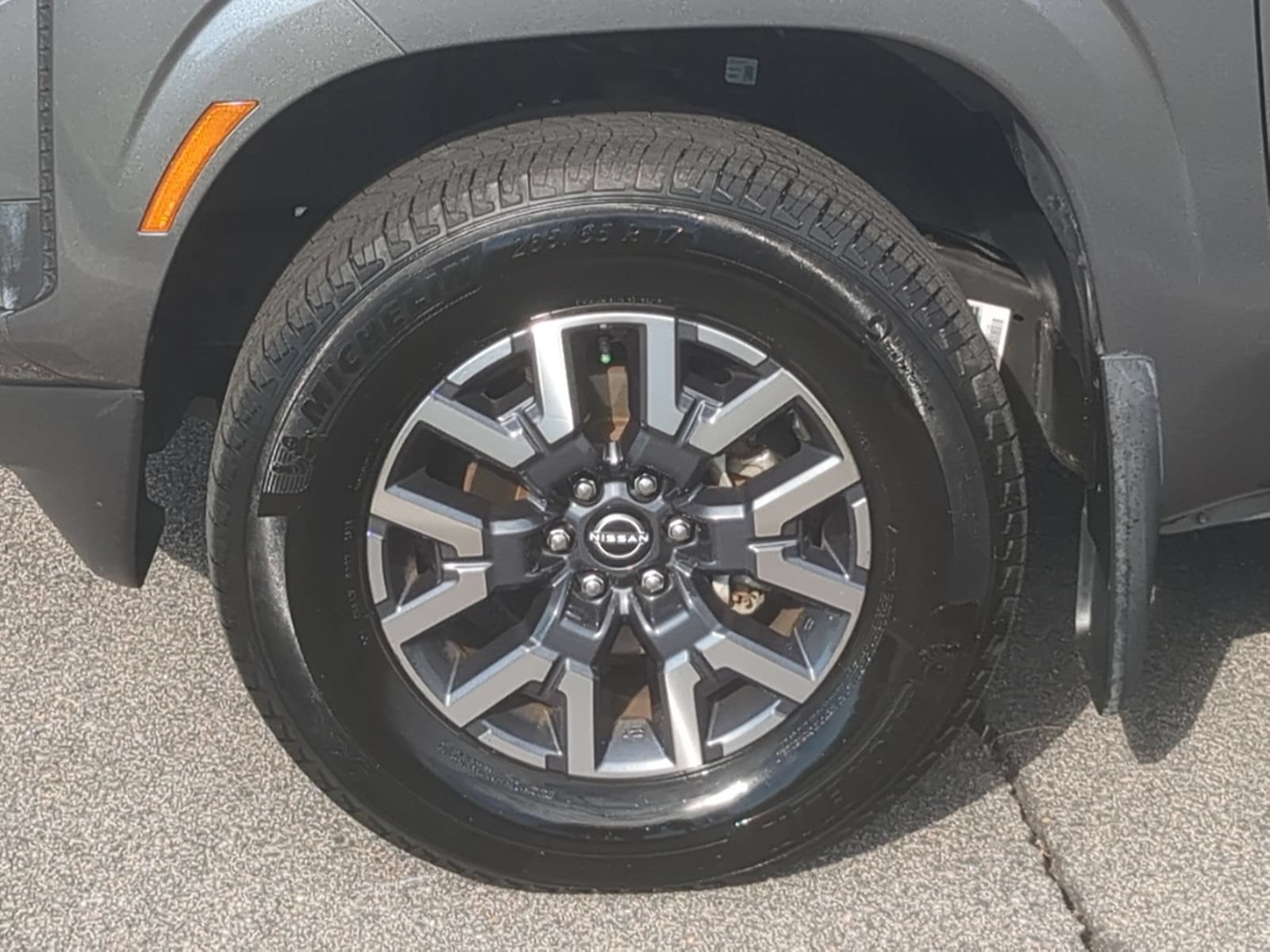 Used 2025 Nissan Frontier SL AWD/4WD image 10