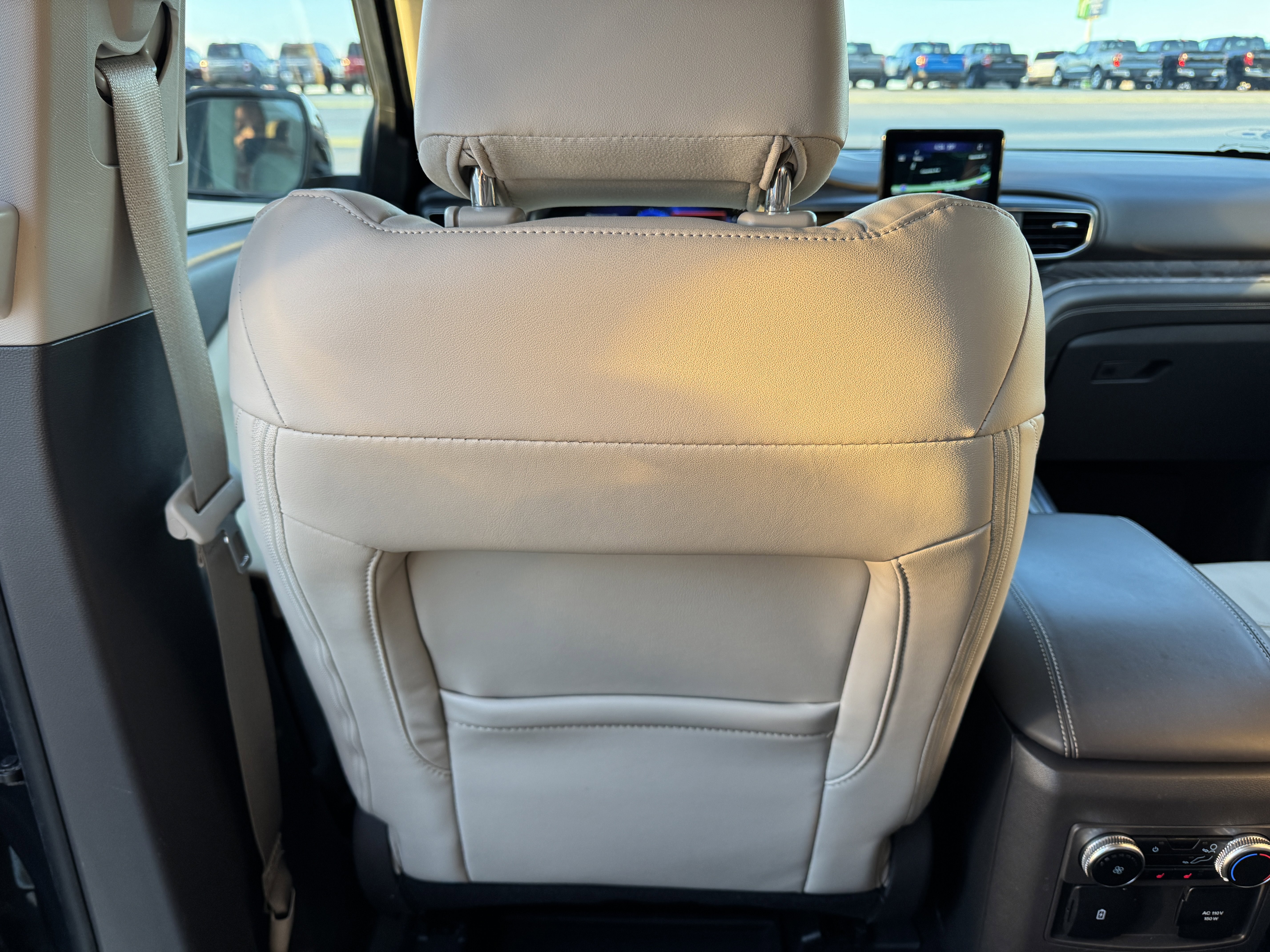 Certified 2022 Ford Explorer Platinum w/ Equipment Group 601A image 34