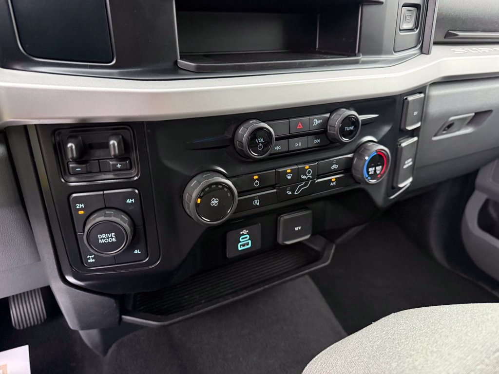 Certified 2025 Ford F250 XLT w/ FX4 Off-Road Package AWD/4WD image 20