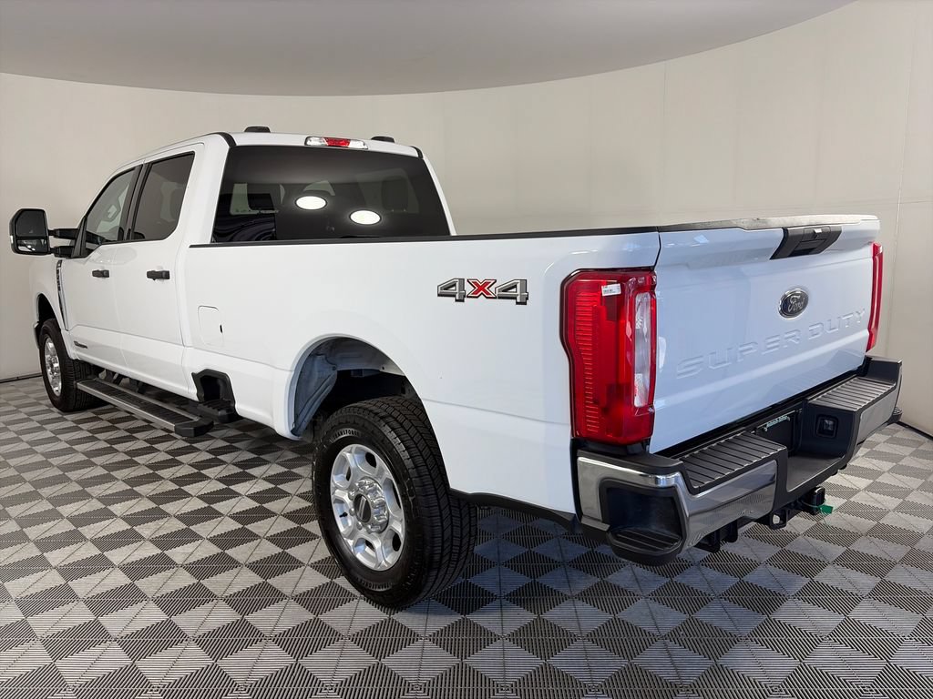 Certified 2025 Ford F250 XLT AWD/4WD image 5