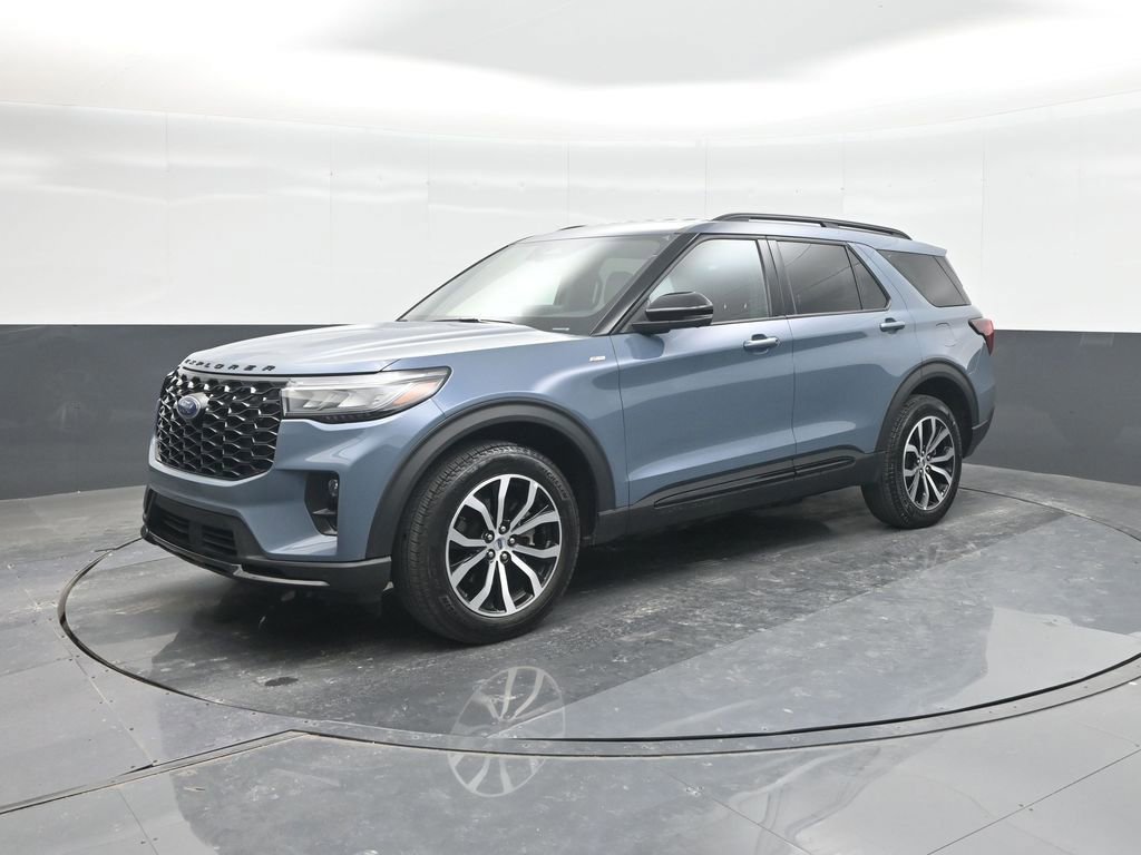 Certified 2025 Ford Explorer ST-Line image 2