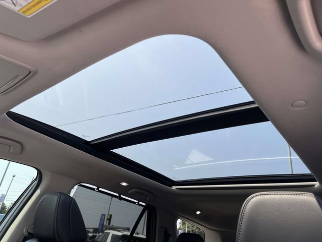 Used 2025 Honda Pilot Touring image 21