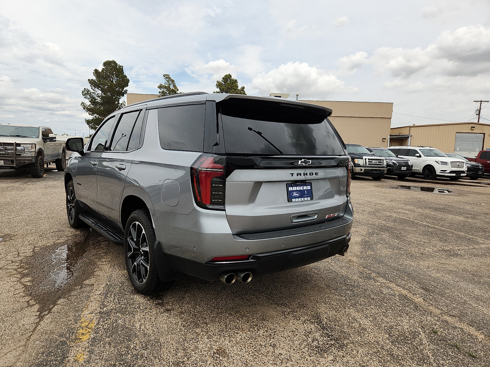 Used 2025 Chevrolet Tahoe RST AWD/4WD image 5