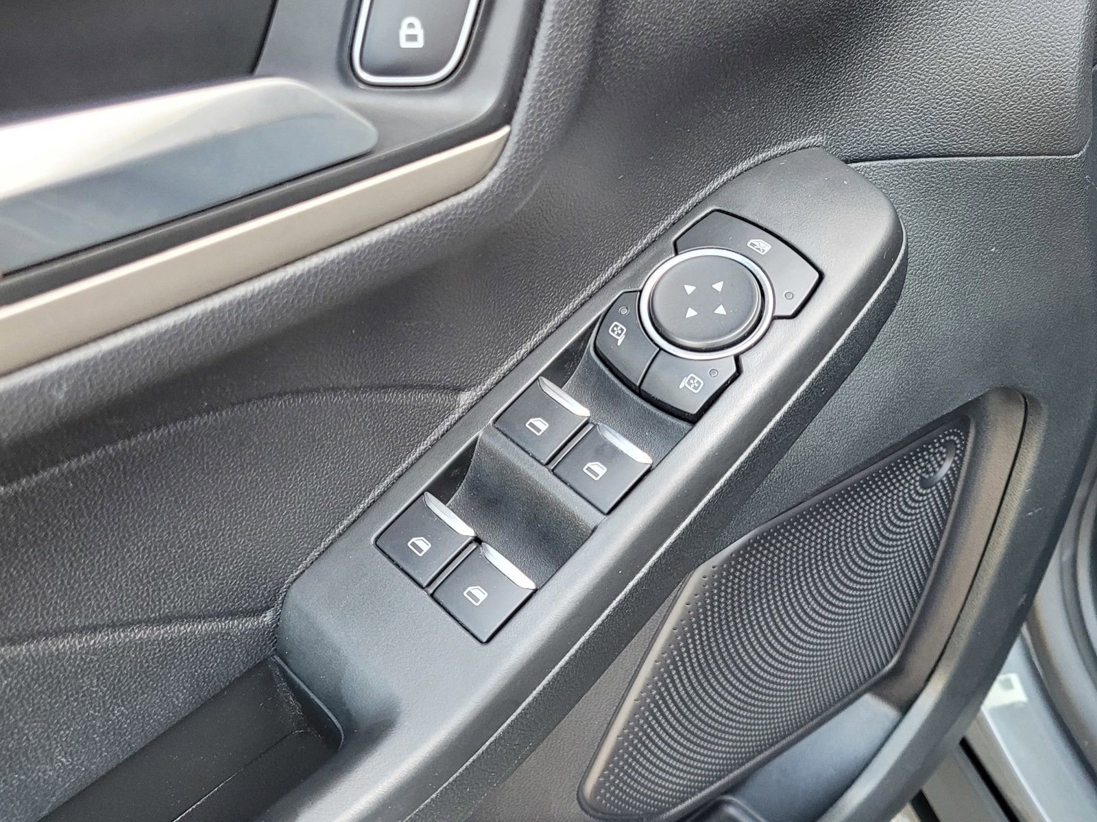 Certified 2021 Ford Escape SE w/ SE Sport Appearance Package FWD image 17