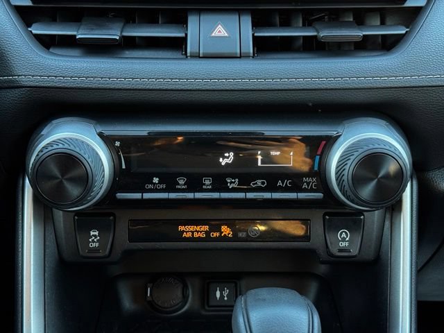 Used 2019 Toyota RAV4 LE w/ Carpet Mat Package AWD/4WD image 14