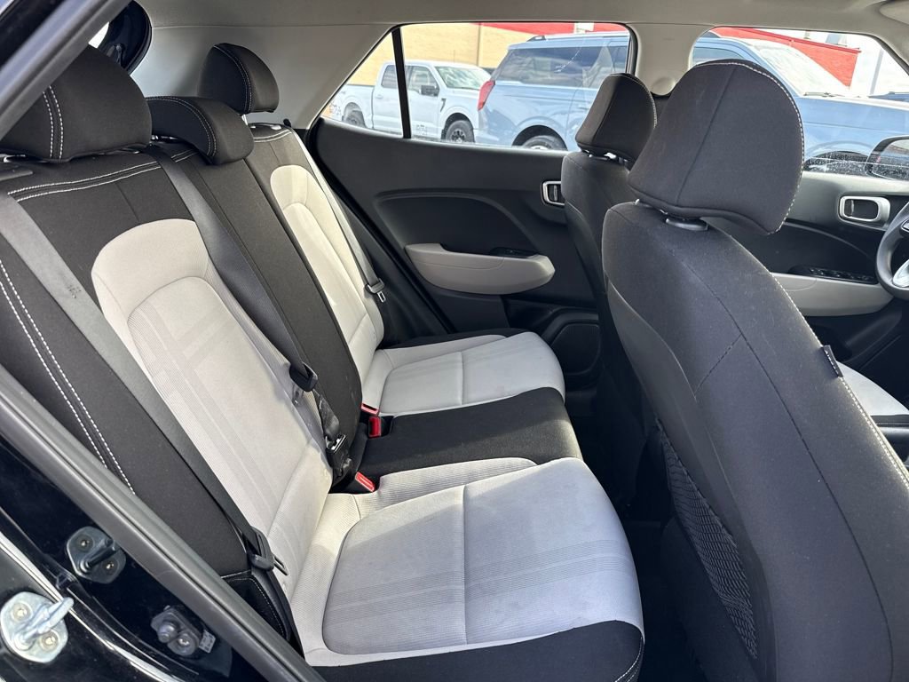 Used 2020 Hyundai Venue SEL image 9