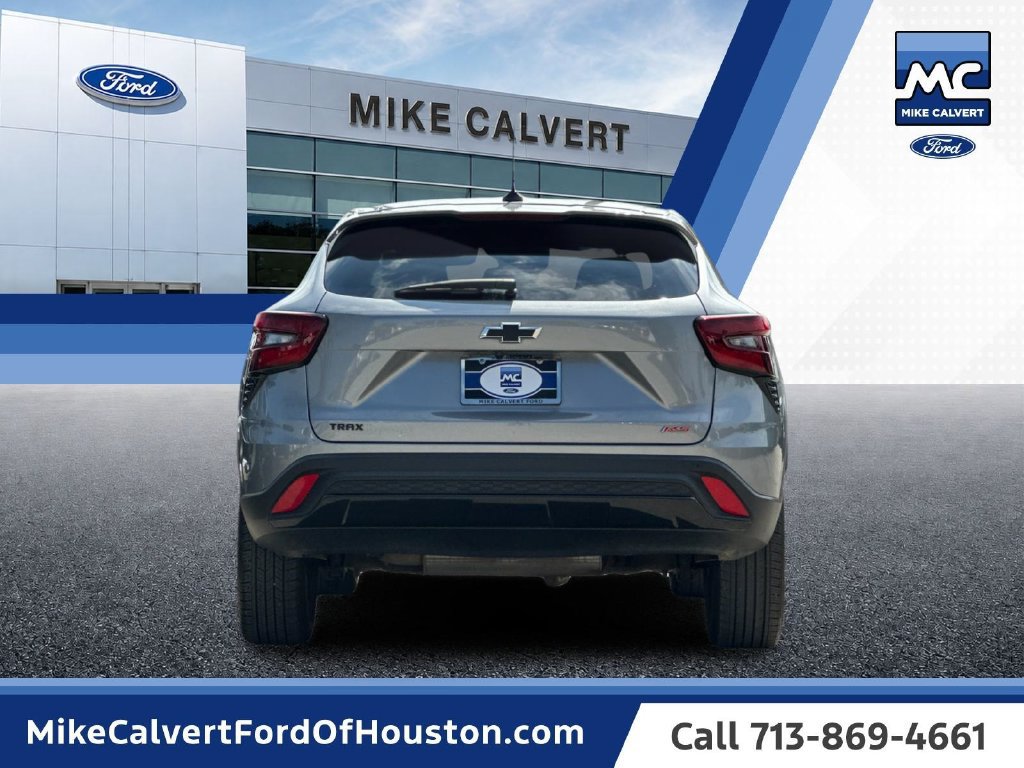 Used 2025 Chevrolet Trax RS w/ Sunroof Package FWD image 4