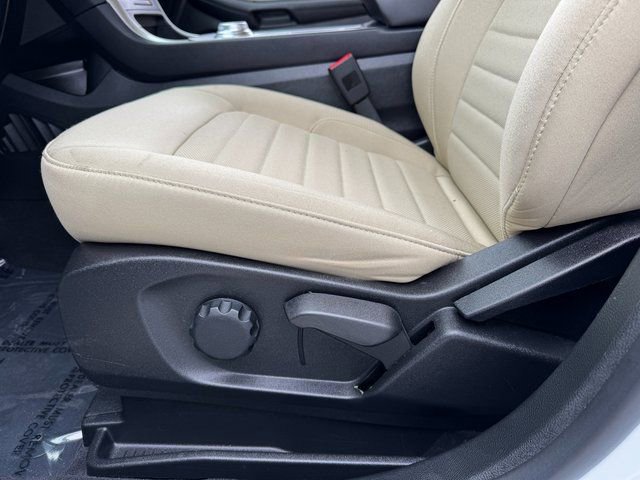 Certified 2024 Ford Edge SE image 15